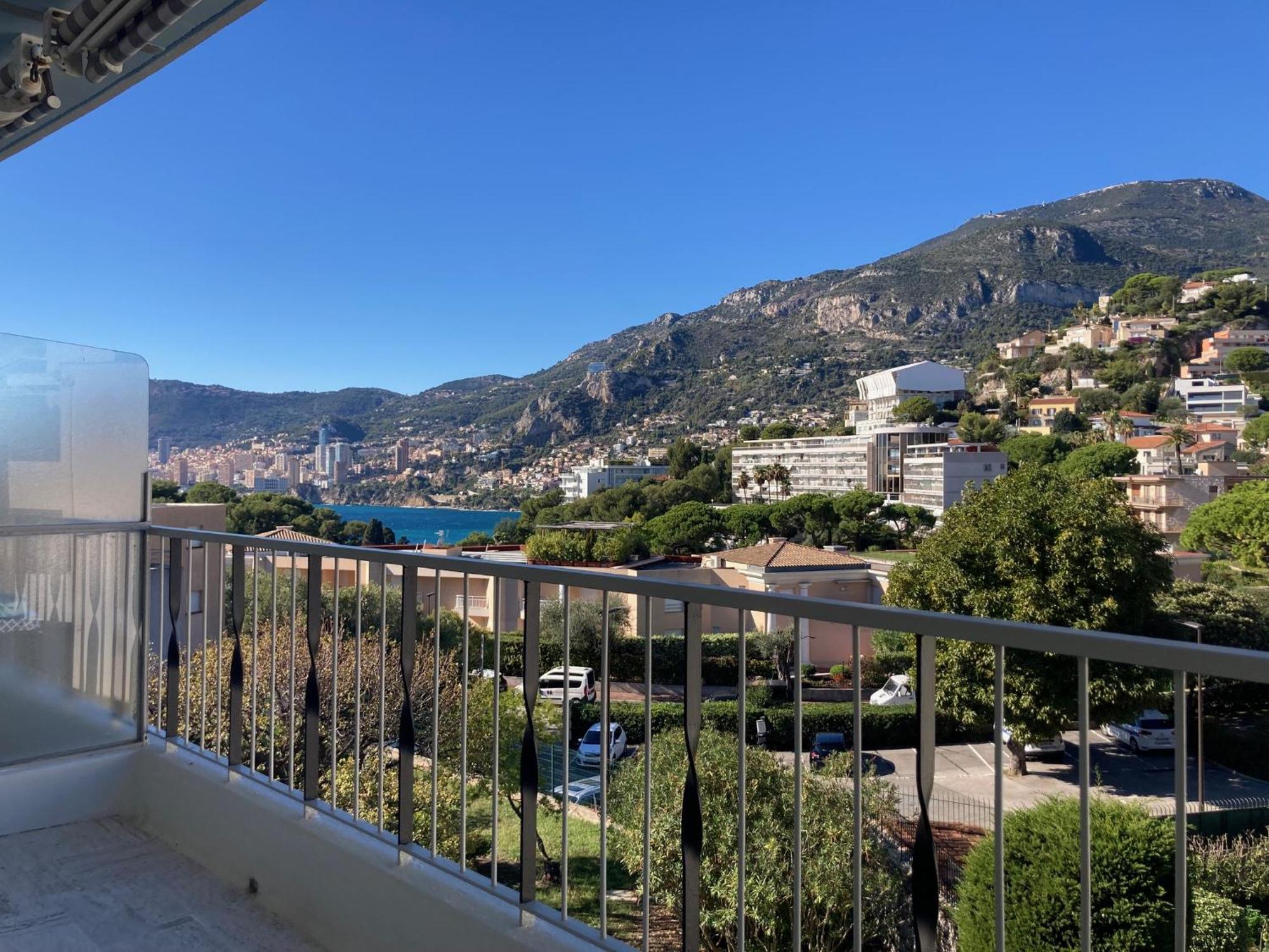 Apartment Vue Mer, 10 Min De Monaco ! *